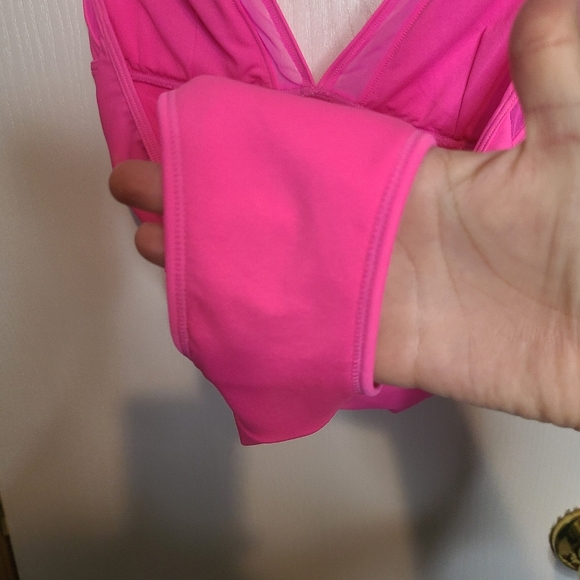 501 🦃🎄 Ted backer hot pink swimsuit - Picture 3 of 3